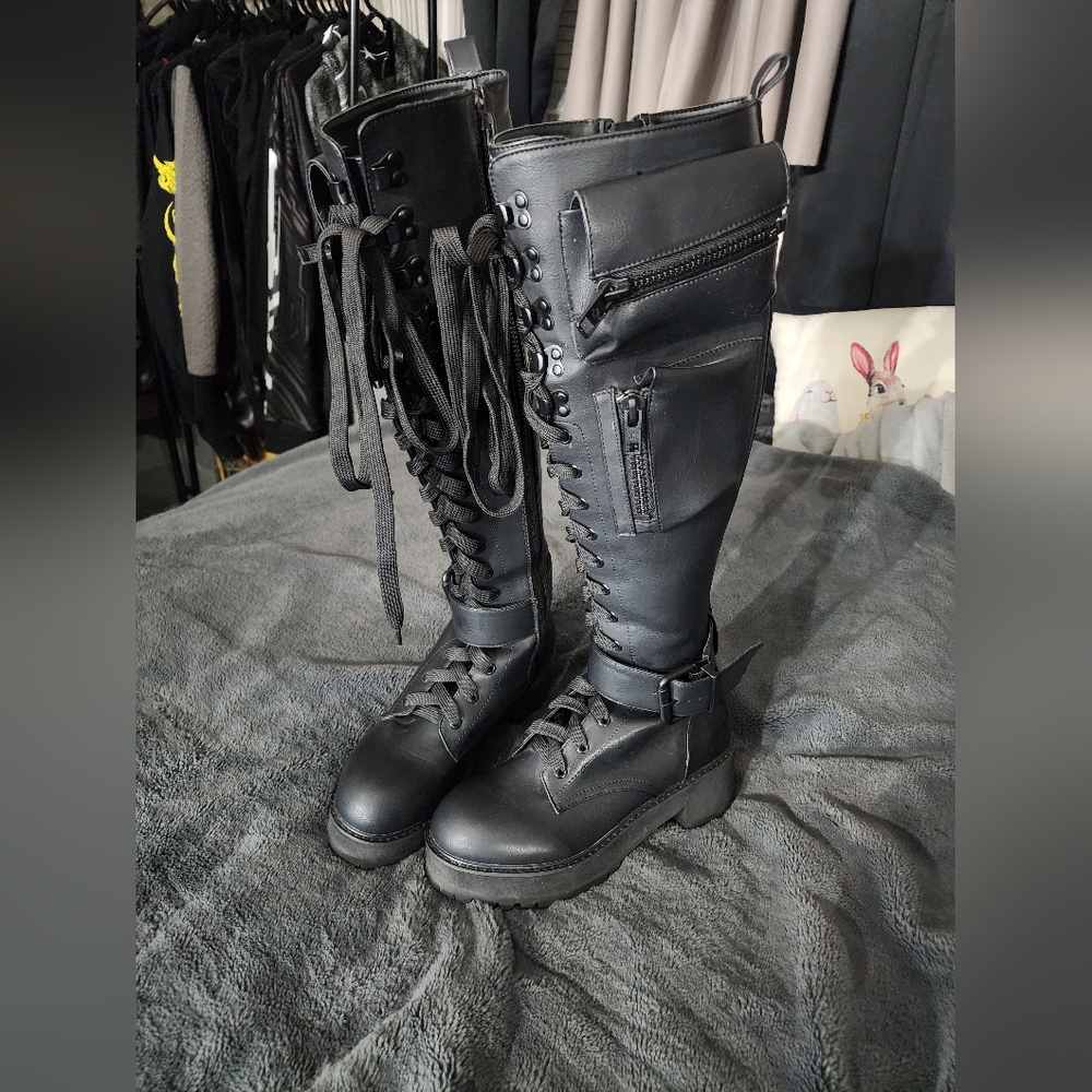 Current Mood Obsidian Combat boots